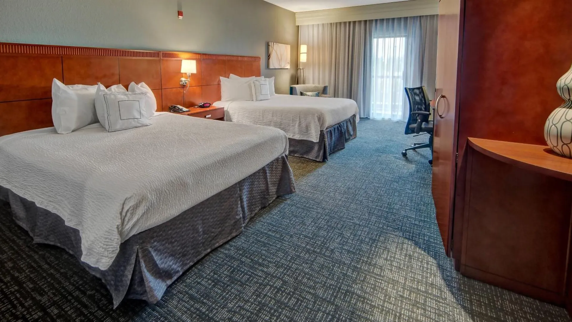 Courtyard By Marriott Memphis Southaven Hotel